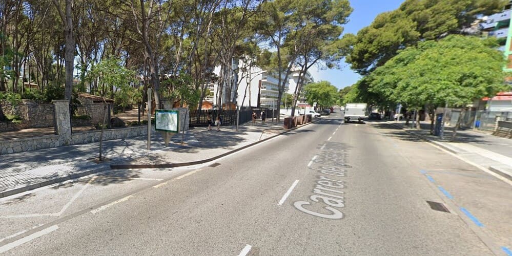 Jove de Lleida arrestat per apunyalament a Salou. Carrer Carles Buigas.