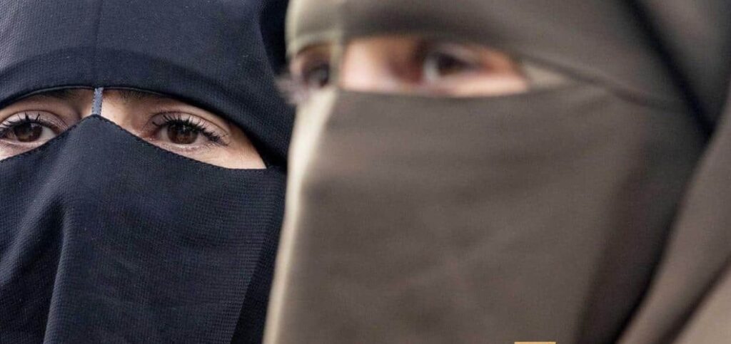 Lombardia prohibeix el burca i el niqab en espais públics