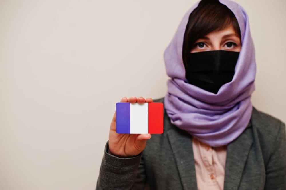 Majoria clara a França a favor de prohibir el vel islàmic en públic