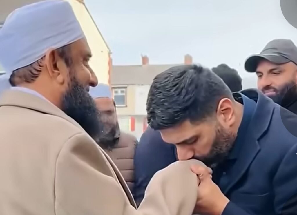 Un ministre britànic rendeix homenatge a un clergue islamista radical