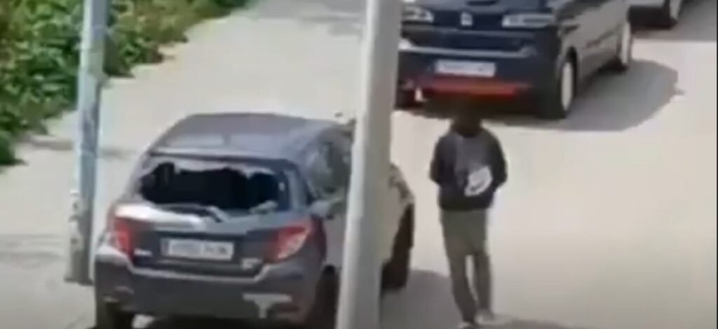 Vídeo: Subsahariano destroza 31 coches en Mollet del Vallès