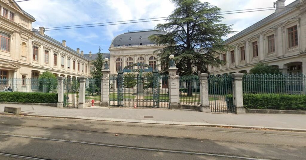 Tensió a la Universitat de Lió 2: estudiants bloquegen el campus per la prohibició d’un iftar