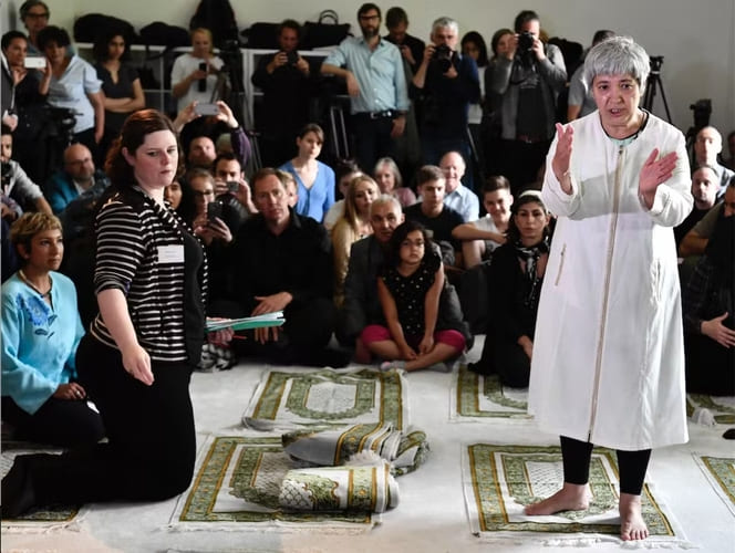 Una imam alemanya denuncia que "venen a causar disturbis i a islamitzar"
