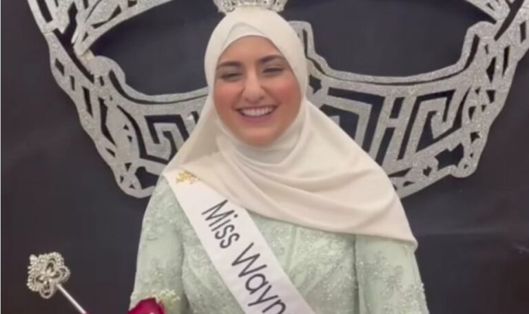 Una noia amb hijab guanya un concurs de bellesa als Estats Units gràcies al vot musulmà