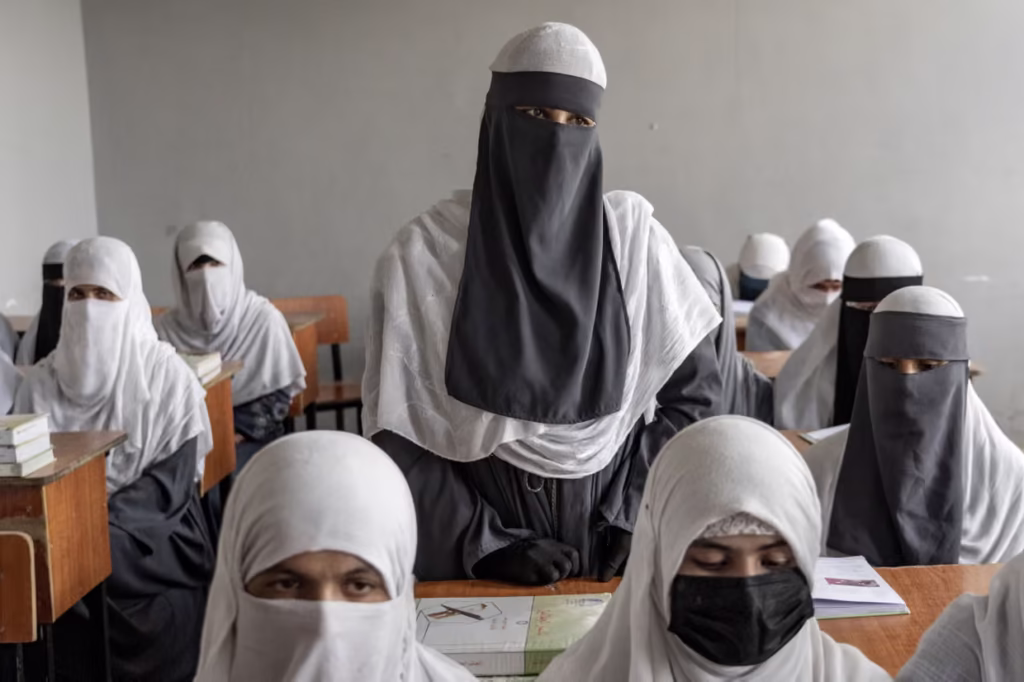 Itàlia planeja prohibir el burka, les proves de virginitat, els matrimonis forçats i el finançament opac de les mesquites