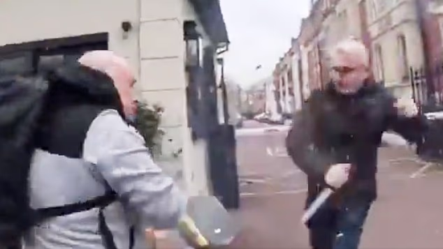 Apuñalar para defender el islam de una ofensa no tiene consecuencias en Reino Unido