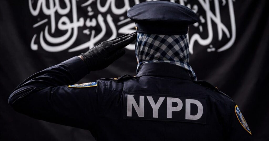 Aspirant a policia de Nova York demana no saludar la bandera perquè "només es sotmet a Al·là"