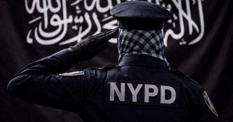 Aspirando a policía de Nueva York pide no saludar a la bandera porque "solo se somete a Alá""