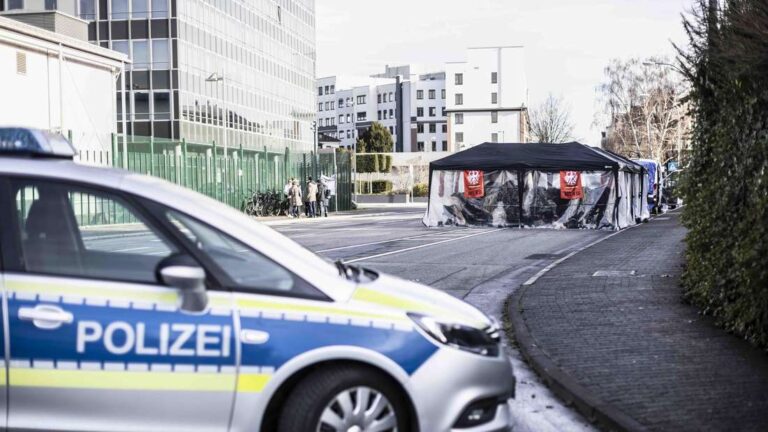 Percepcions de Catalunya 22 Últims Vídeos Més Vídeos El govern alemany tanca una mesquita per radicalisme però talla el carrer cada setmana perquè resin en una carpa