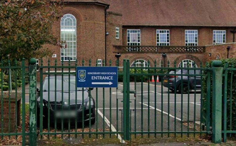 La policia de Londres manté la “ment oberta” sobre el motiu d’un apunyalament amb Allah Akbar en una escola