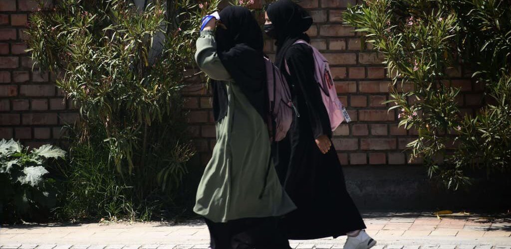 Francia cierra una escuela coránica clandestina camuflada en una tienda en desuso