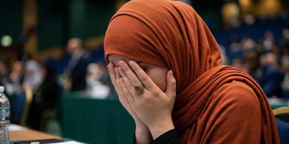 Mujeres musulmanas pierden su trabajo en las escuelas de Montreal por negarse a cumplir la ley de Quebec contra el hiyab