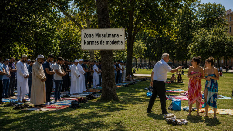 Musulmans expulsen noies en biquini d'un parc de Venècia perquè se senten “provocats”